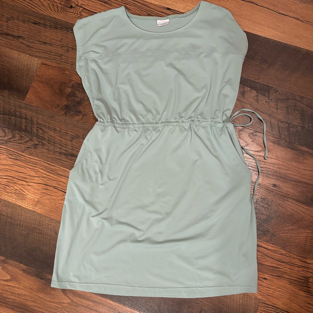 Columbia Women's Dress in Light Green